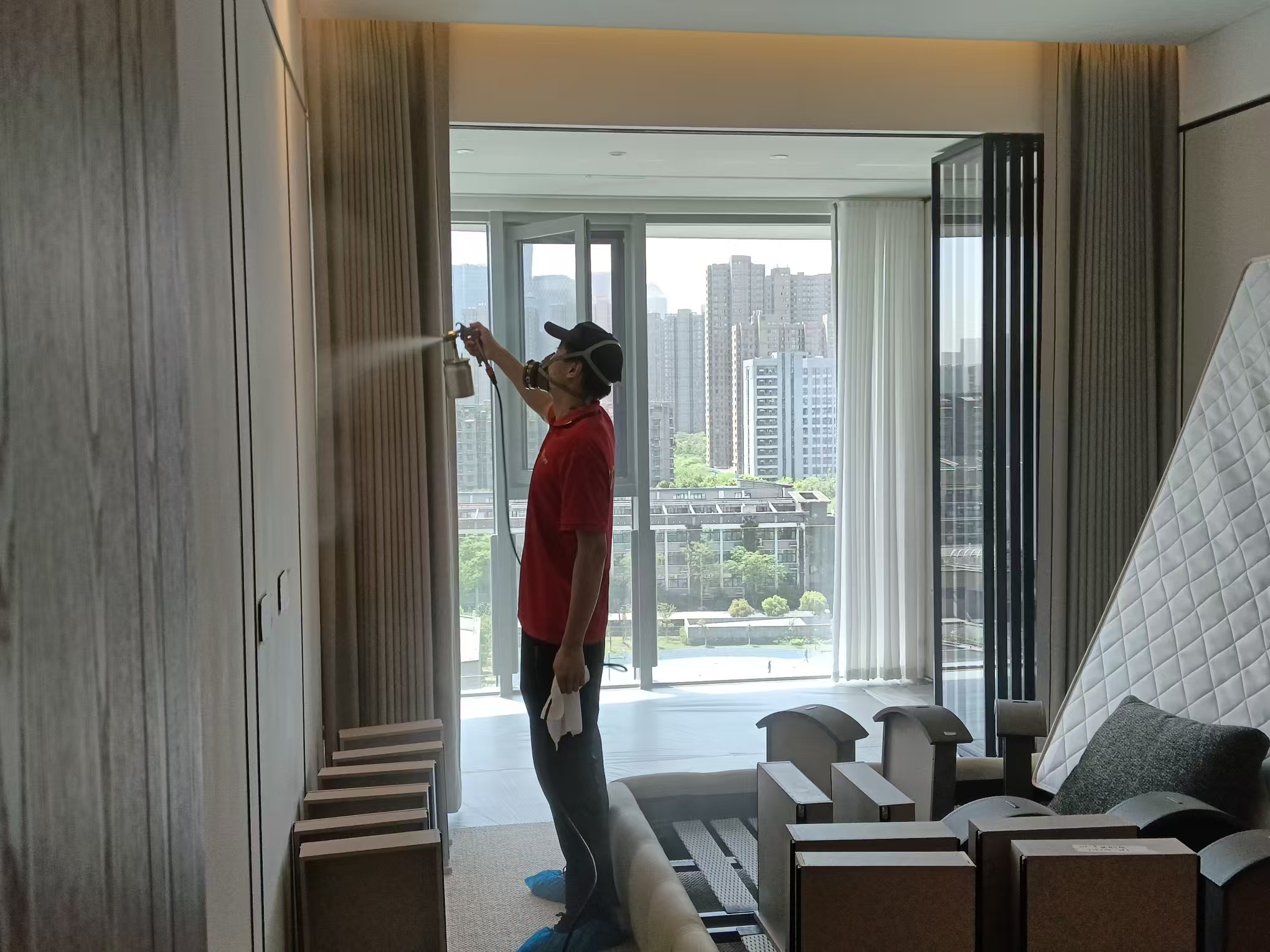 冰虫除甲醛工程师正在