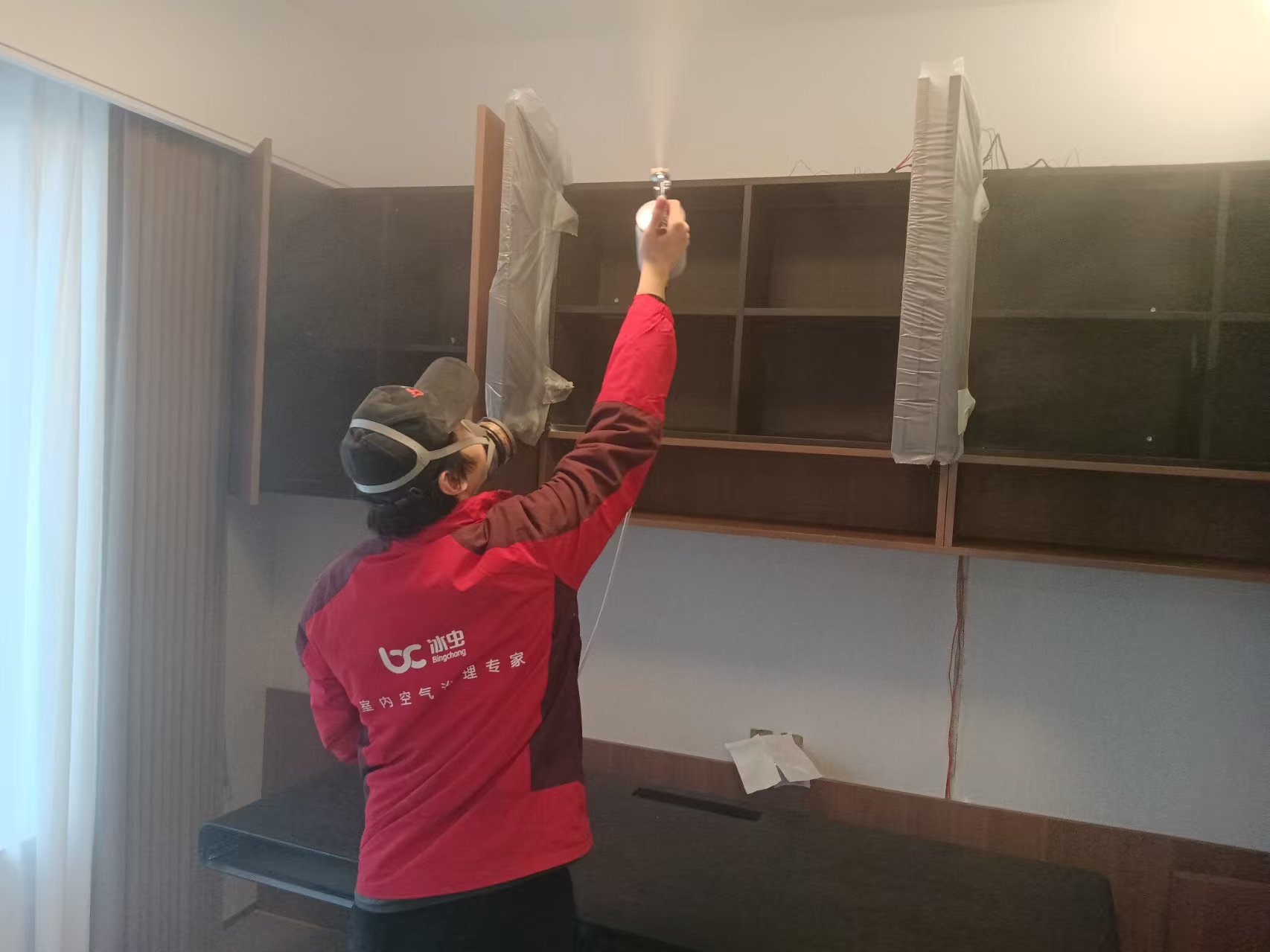 冰虫环境工程师在宽敞